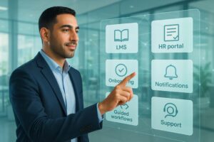 איש עסקים מצביע על ממשק דיגיטלי של LMS, פורטל HR, onboarding, התראות ותהליכים מודרכים